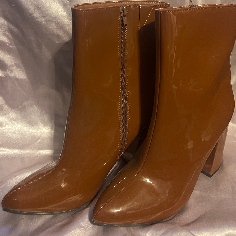 Crown and Ivy “Erica” boots